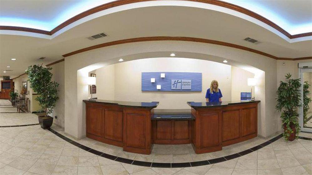 Express & Decatur, Tx By Ihg Hotel