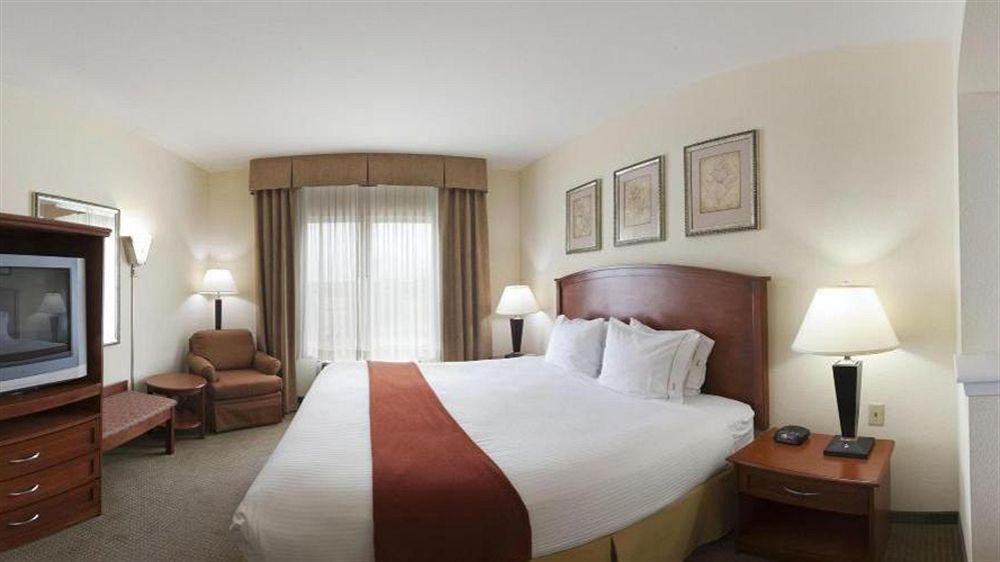 Express & Decatur, Tx By Ihg Decatur