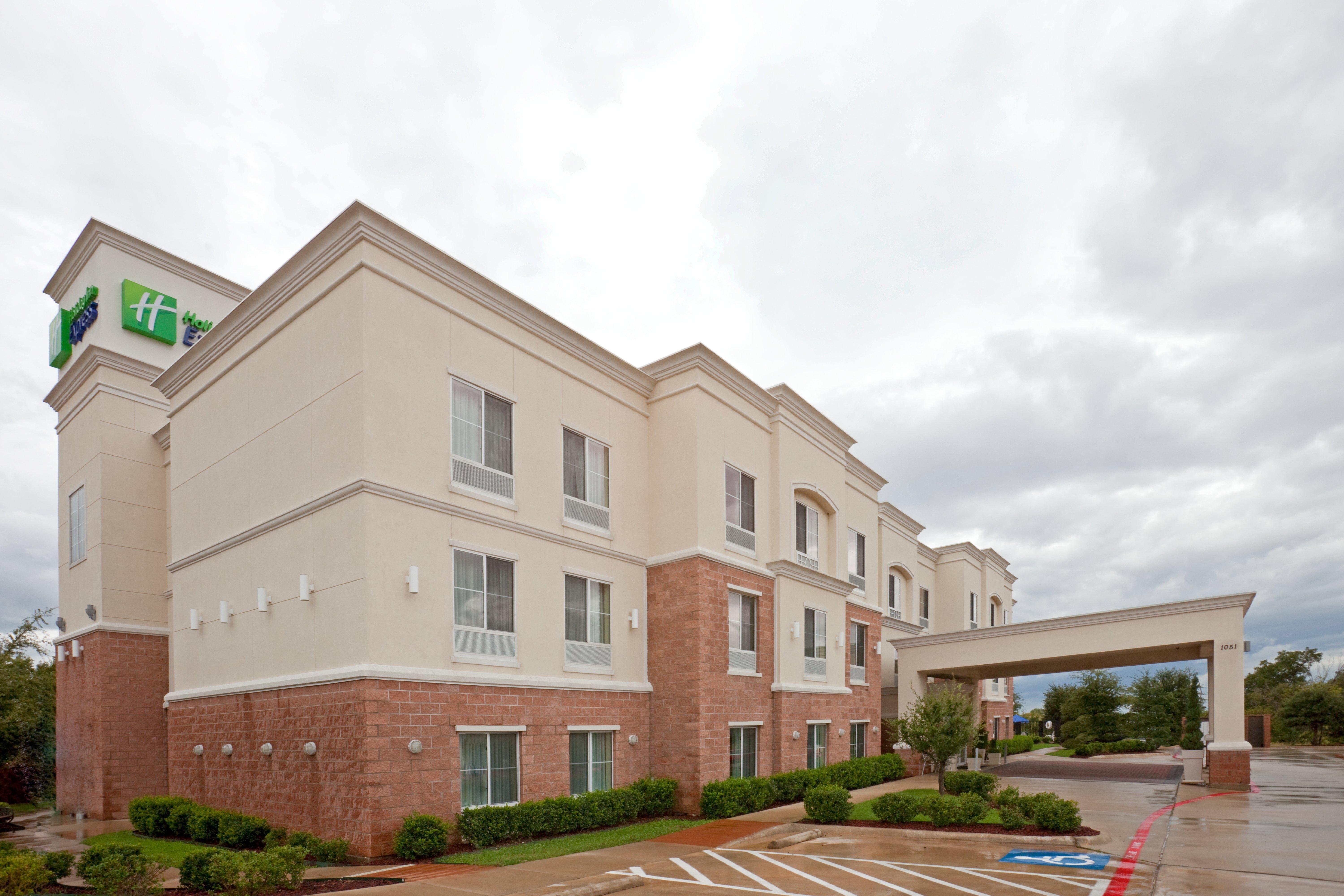 Hotel Express & Decatur, Tx By Ihg Decatur
