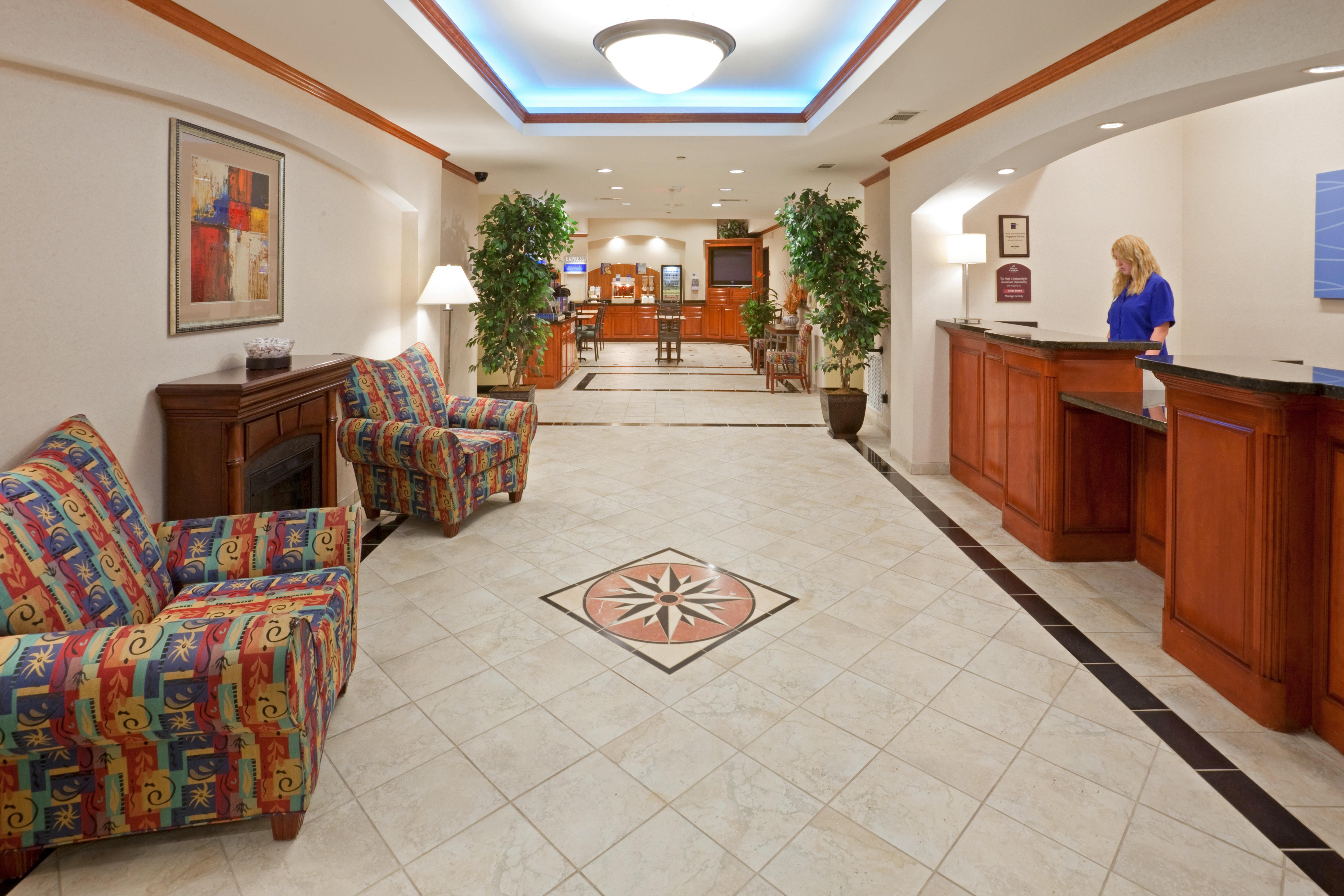 Hotel Express & Decatur, Tx By Ihg Decatur