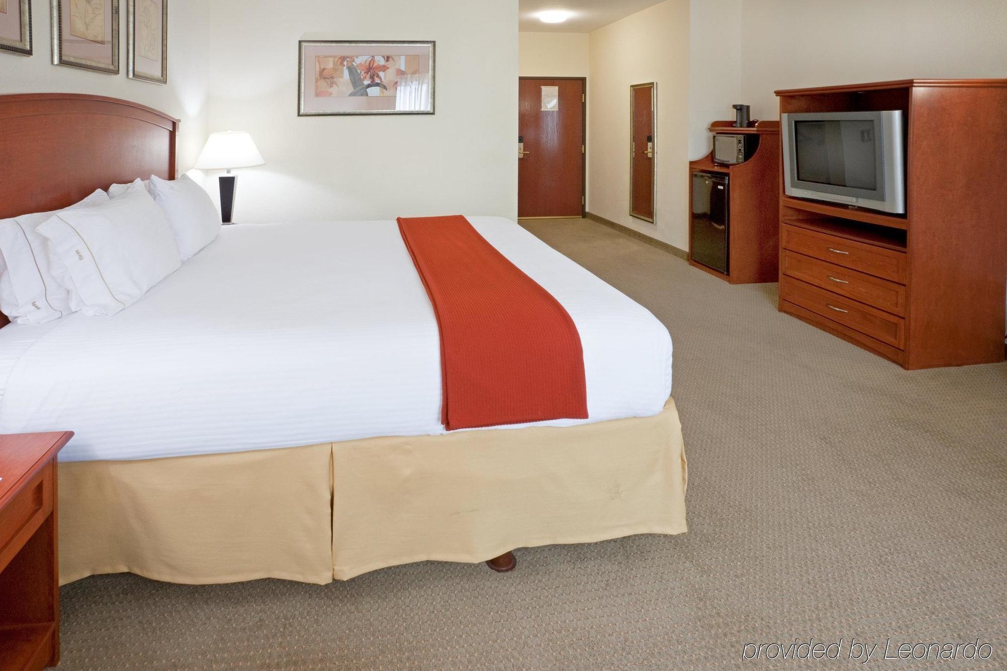 Express & Decatur, Tx By Ihg Hotel 3*