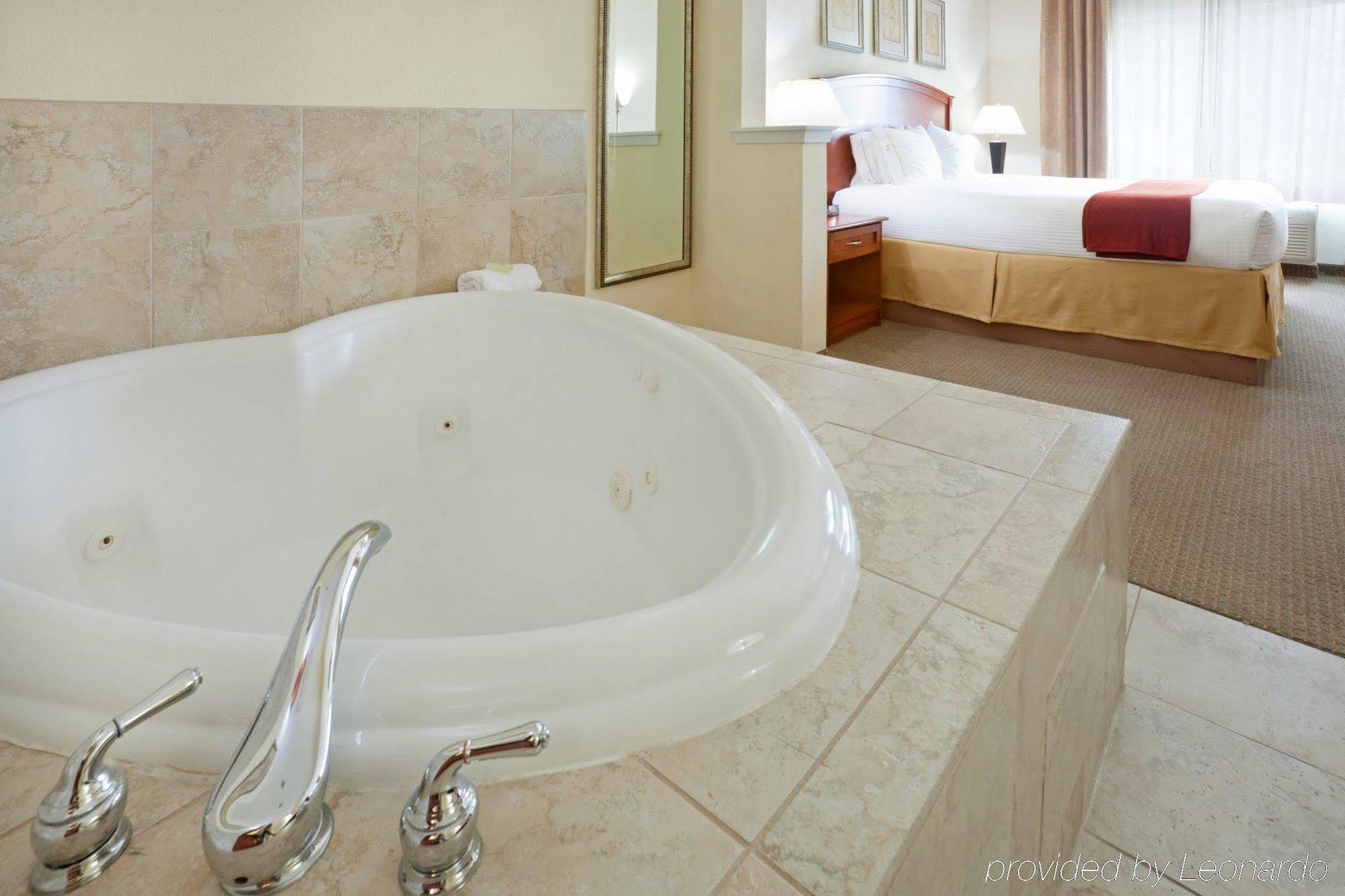 Express & Decatur, Tx By Ihg
